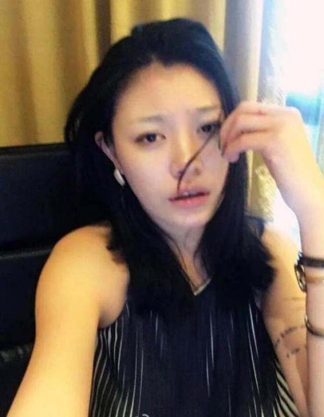 汪峰14岁女儿晒美照,和生母感情疏远,网友同情葛荟婕_手机搜狐网