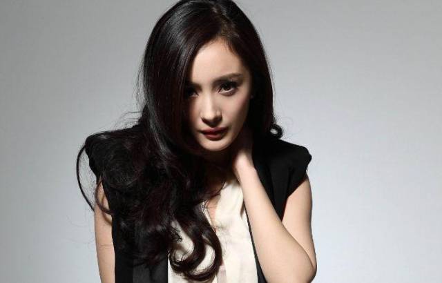 杨幂2019年首部古装剧开拍,将与37岁胡歌合作