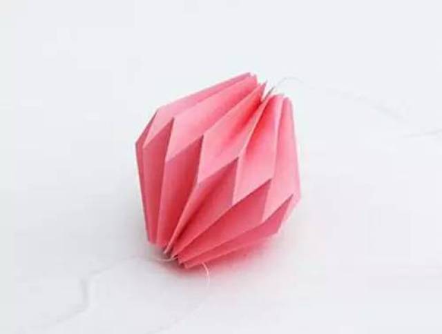立体折纸灯笼 小巧可爱的立体折纸灯笼手工, 想不想挑战一下孩子的