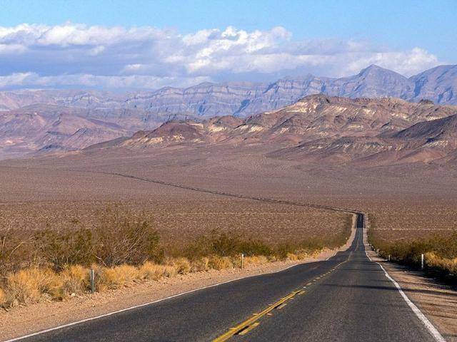 美国的死亡公路,被称为"魔鬼三角地",里面到底有什么?
