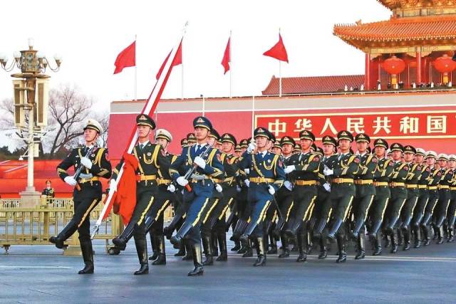 从2018年1月1日起,武警天安门国旗护卫队光荣结束使命,转隶于中国