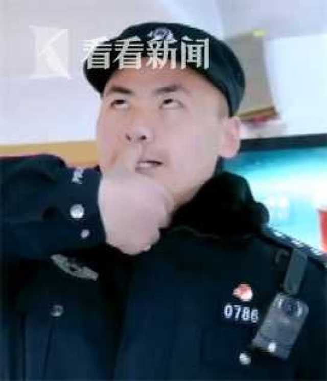 翻白眼,掐人中!"戏精"警察普法视频爆红网络