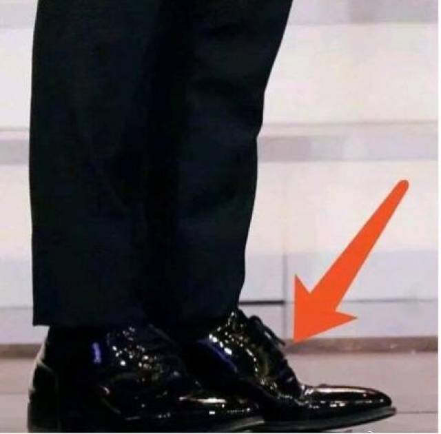 黄晓明很无辜的微博咨询不挤脚的鞋,真实目的竟是为这!