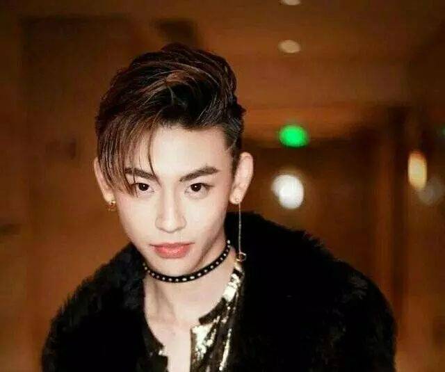 小鬼王琳凯被曝黑历史一大堆,遭粉丝疯狂回踩活久见系列!
