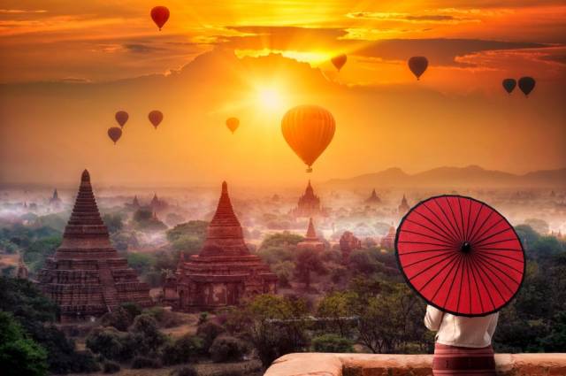 蒲甘最好的风景就是寺庙的日出和日落,而 从热气球上观看日出,才是最