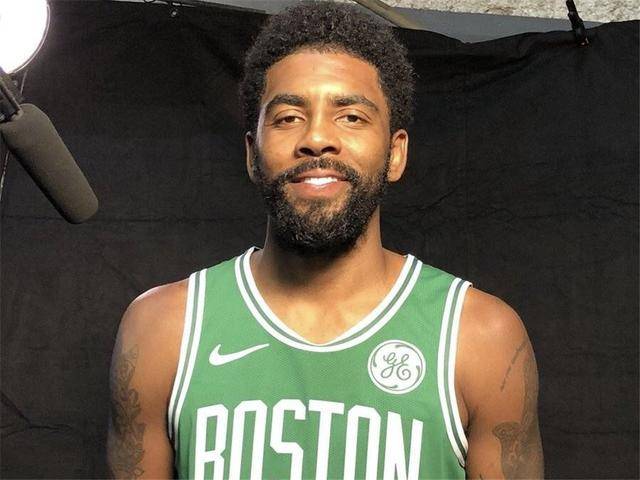 显老的nba球员:亚当斯从白嫩小生变成,艾顿少年老成!