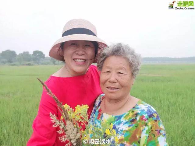 这个51岁的东北大妞真美!战胜癌症 带婆婆自驾,乐观得让人佩服