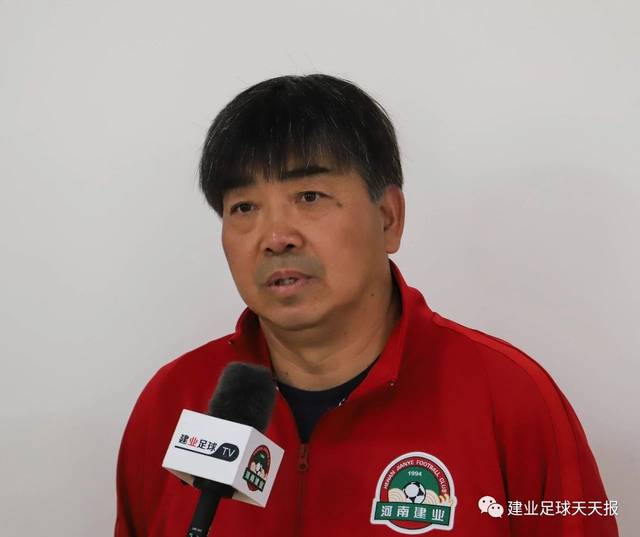 河南建业一线队助理教练陈文杰