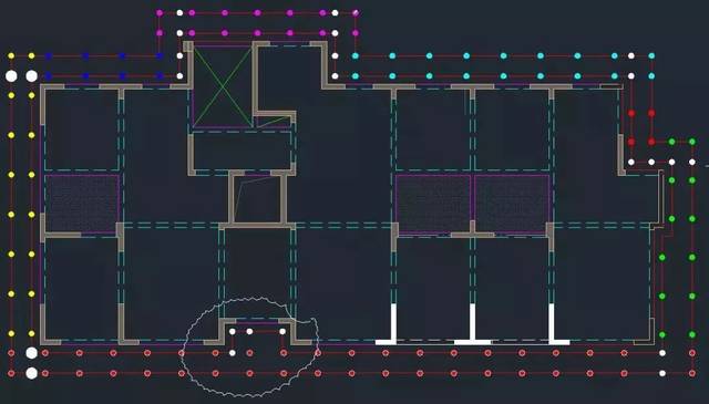 悬挑脚手架,先进行立杆排版,再根据立杆排版位置,优化处理工字钢排版