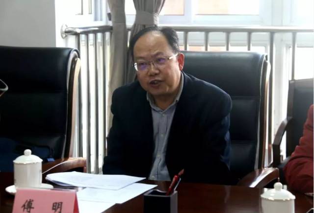 省教育厅总督学傅明来乐走访慰问教师