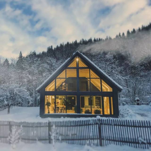 那些温暖人心的冬季小木屋,观赏雪景,享受美好时光