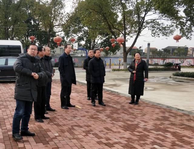 1月16日上午,省委组织部组织二处处长韩勇一行到石首专题调研基层党建