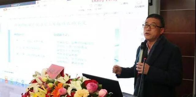 山西医科大学附属医院王东文教授进行了《锋瑞铥光纤激光助力膀胱肿瘤