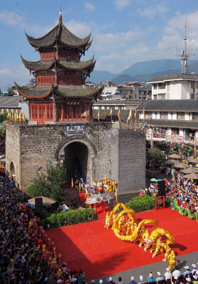 在历届县委,县政府的不断努力下,短短几年时间,德昌县旅游业从无到有