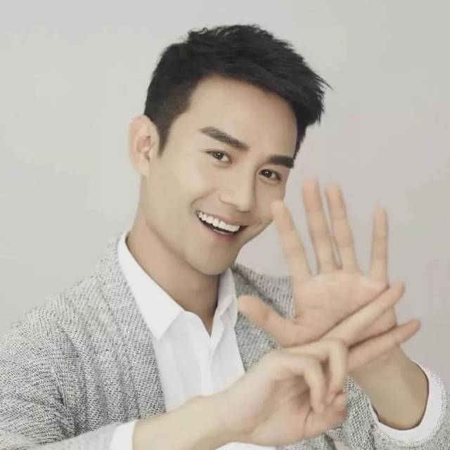 男士做雾眉 美瞳线,很帅!