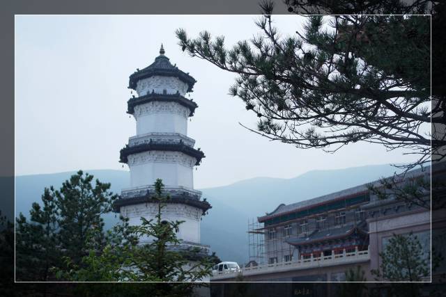 唐代高僧法照大师创建五台山竹林寺,寺内舍利塔不知谁