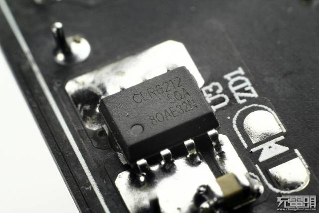 再现高仿苹果18w usb pd充电器,拆开看看内部结构