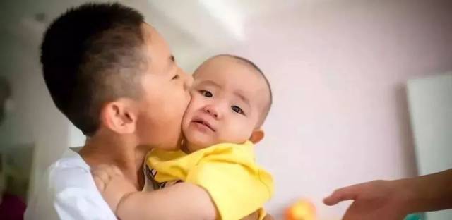 2019年三胎政策要来了?你敢再生一个吗?