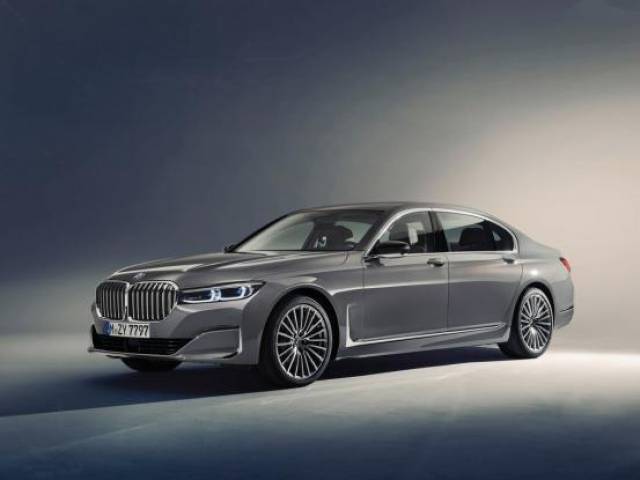 小猪配7 改款宝马7系鼻孔大出天际是您的菜