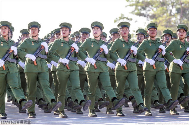 原创直击:老挝人民军建军70周年阅兵式 中国制造亮点颇多