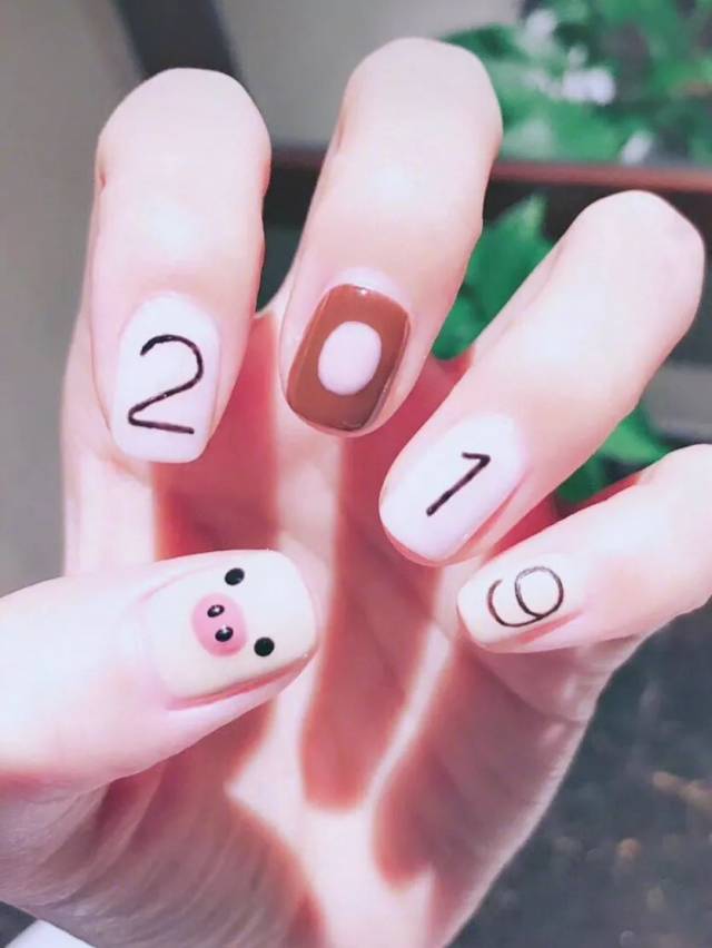 女生的美甲在男生眼里竟然是…