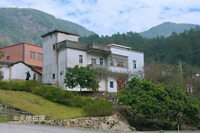 陆河水唇镇美丽的石船村