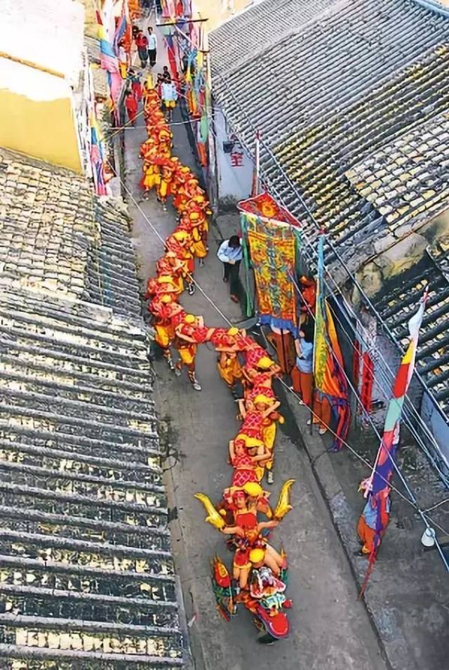 吴川-飘色