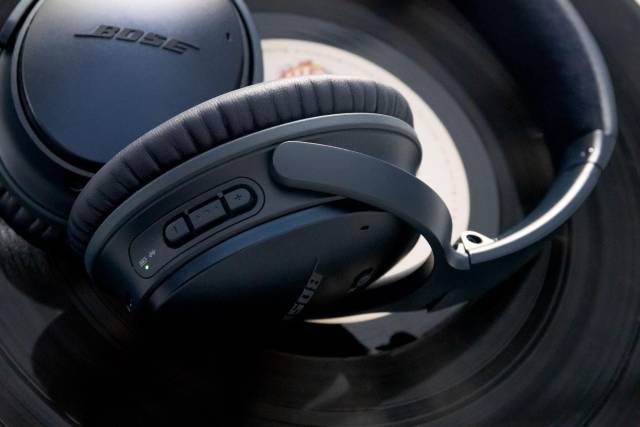 挤上热闹的高铁,bose qc35 ii帮你消除负面情绪
