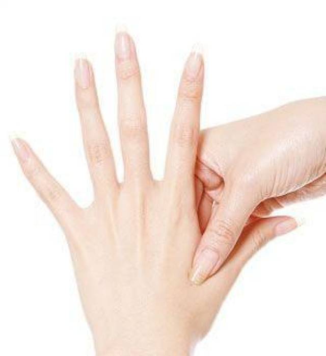 这些女明星的手被说丑?网友:脸能看,手没法儿看
