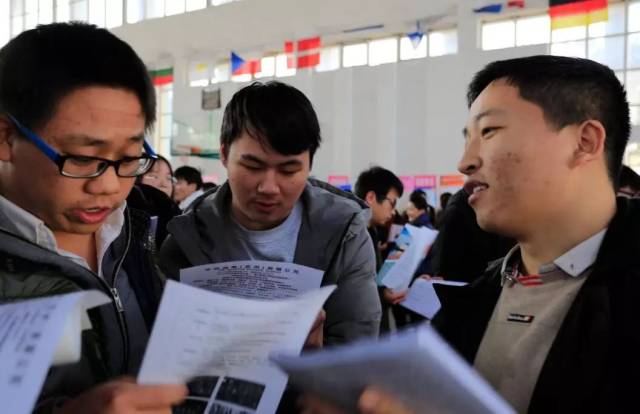 新闻速递 | 中专校2019届毕业实习、就业校企合作推荐洽谈会暨优秀企业家、毕业生专题报告会盛大举行