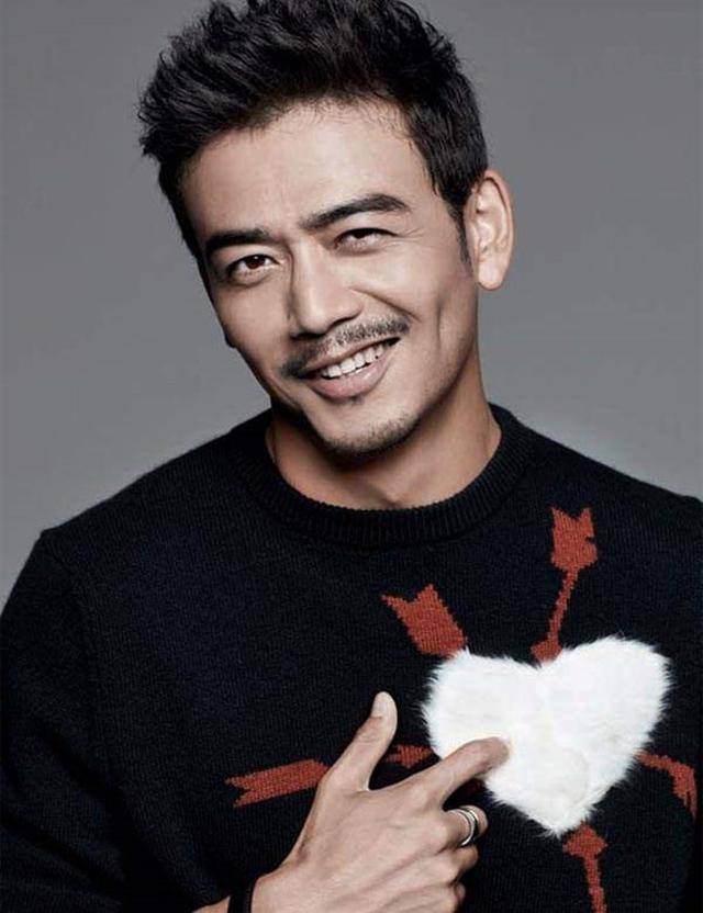 常言男不坏女不爱,5位"痞帅"男星,隔着屏幕都感觉痞气