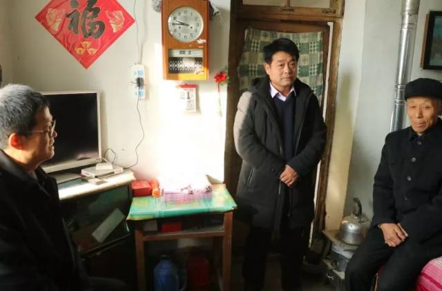 冯玉峰到义和镇六顷村调研并走访慰问