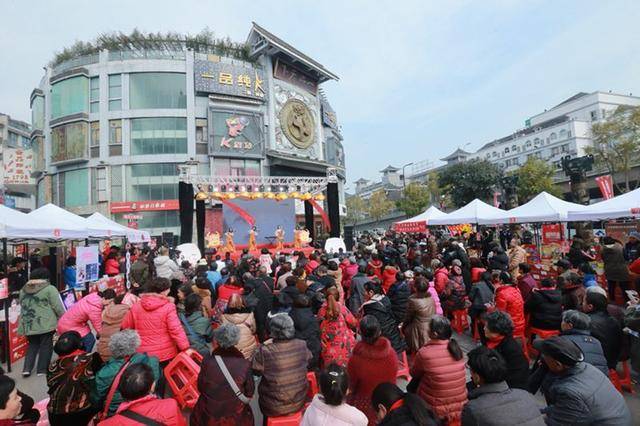 2019金牛区美食购物节盛大启幕，发布成都首本“吃货宝典”