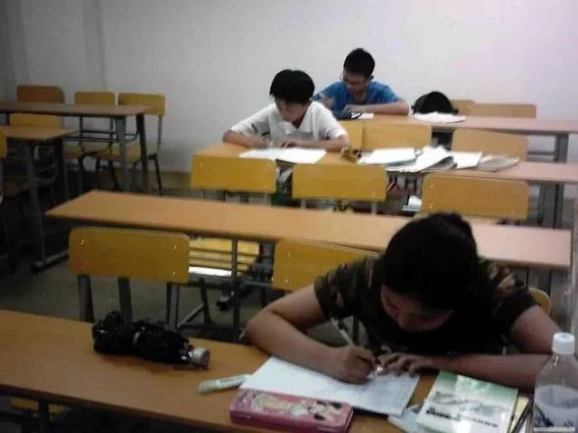 今天起，长治中小学、高中开始放假，最长放30天！组织集体