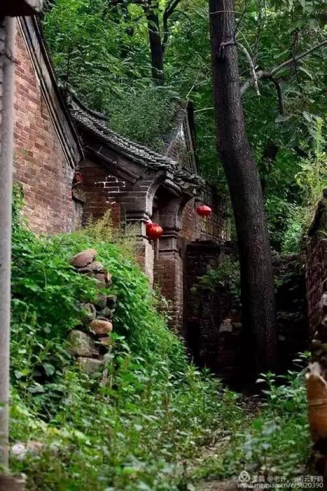 千年陶瓷烧制留下的遗迹,的古村落洛阳甘泉村