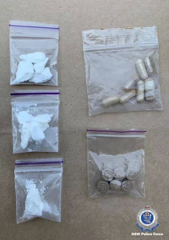 查获大麻,mdma,魔法蘑菇,氯胺酮 可卡因,xanax及lsd等毒品 毒品