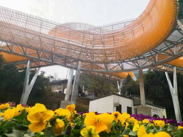 届时春节期间市民便可从栈道上翠屏山