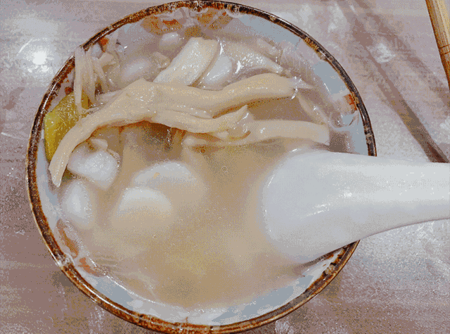 这个蘑菇中的珍品,味如鸡丝,脆似玉兰,肉质软嫩,竟如此香!