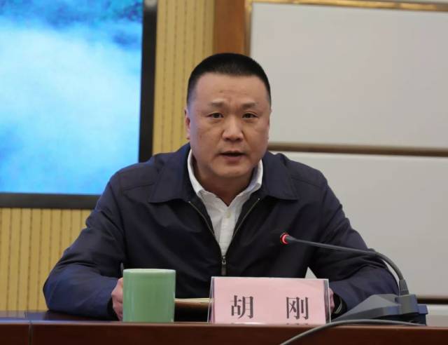 遂昌副县以上领导干部会议召开:宣布省委市委关于调整