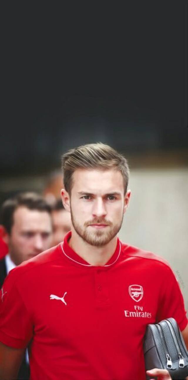 阿隆·拉姆齐(aaron ramsey),英国威尔士足球运动员,场上司职位置为