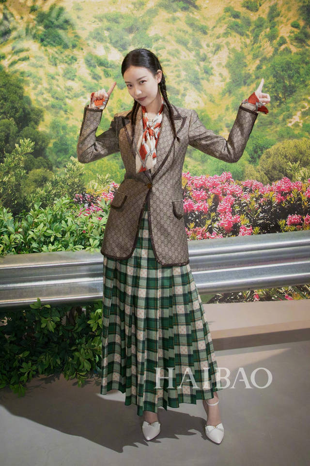 倪妮2018年10月10日身着gucci 2019早春度假系列total look现身古驰