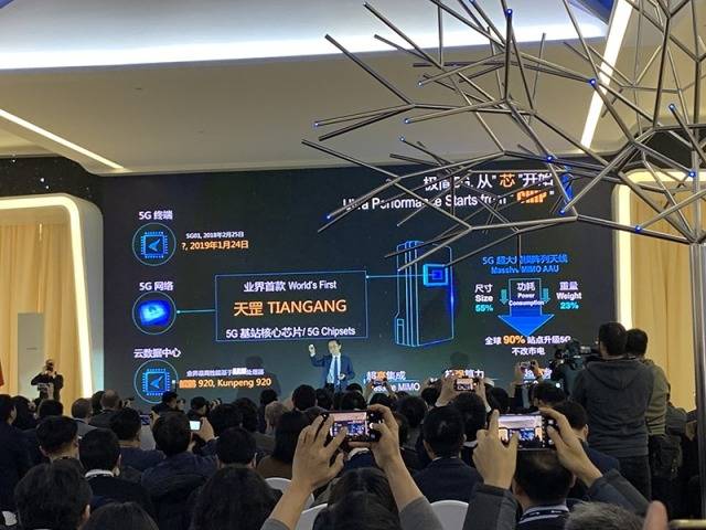 智东西早报:谷歌AI程序击败星际2职业选手 戈恩卸任雷诺集团董事