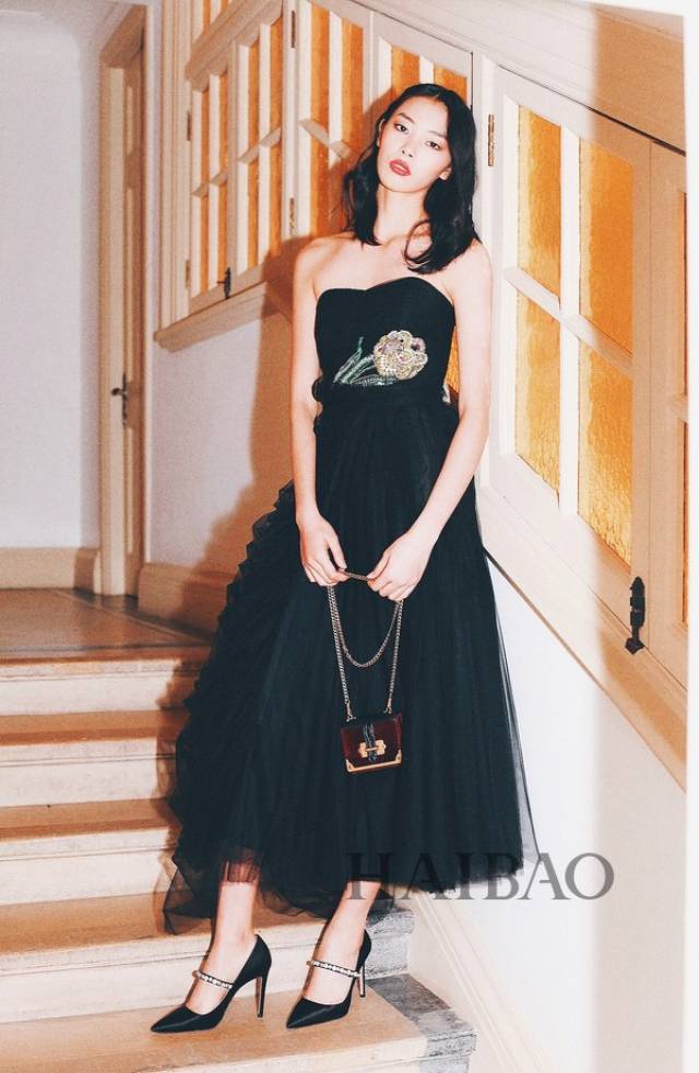 国际时装周,16岁的国模刘冰冰成本季黑马!