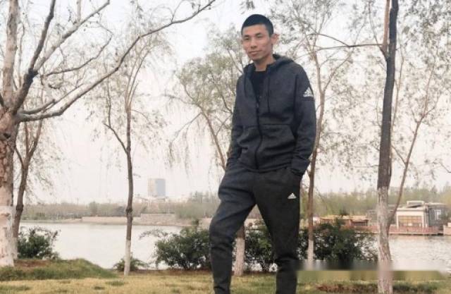 PDD斗鱼直播间靓号曝出,宝哥对其很羡慕,细想