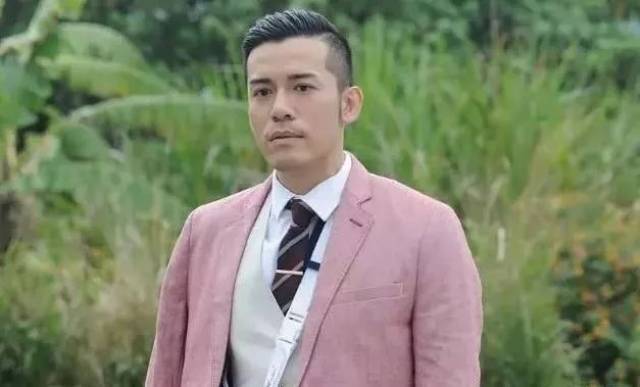 用AA胶止血!被武指爆樽误伤 前TVB小生封住