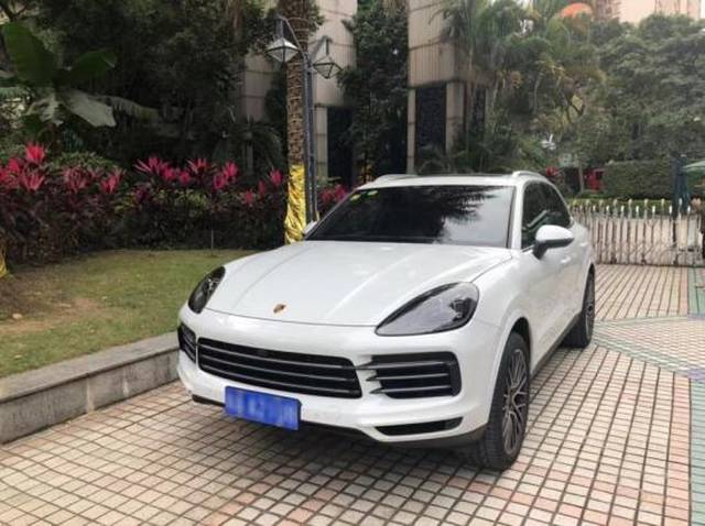 卡瑞斯助力全新保时捷亮相高档商圈