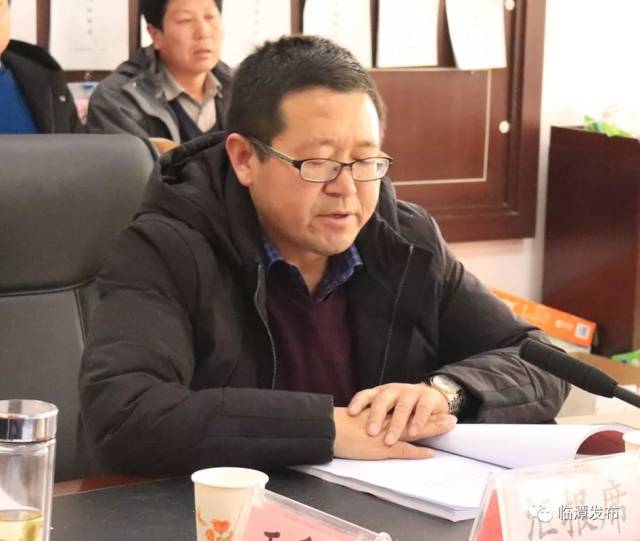 生态扶贫专责工作组组长张忠良副县长汇报2019年脱贫攻坚摘帽方案及