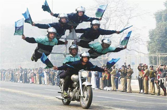 摩托军还是杂技团?印度阅兵又开挂!