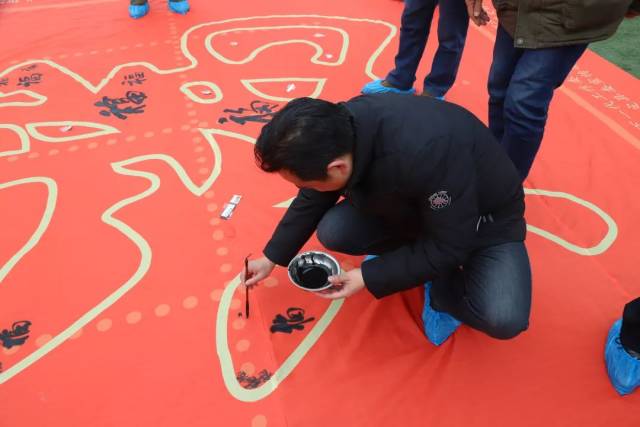 挥毫新时代，书写中国年--巢湖市文联、安徽巢湖春晖学校等联合举办“书写中国”大型文化活动