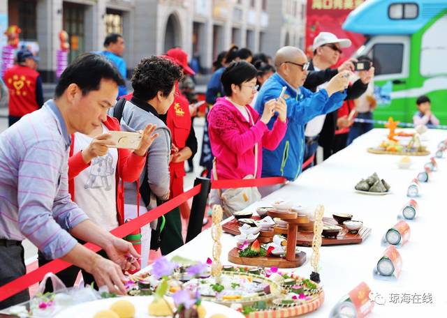 2019琼海年货节暨第二届琼海文化美食节开幕 逛市场、办年货、品美食 琼海年味别样浓